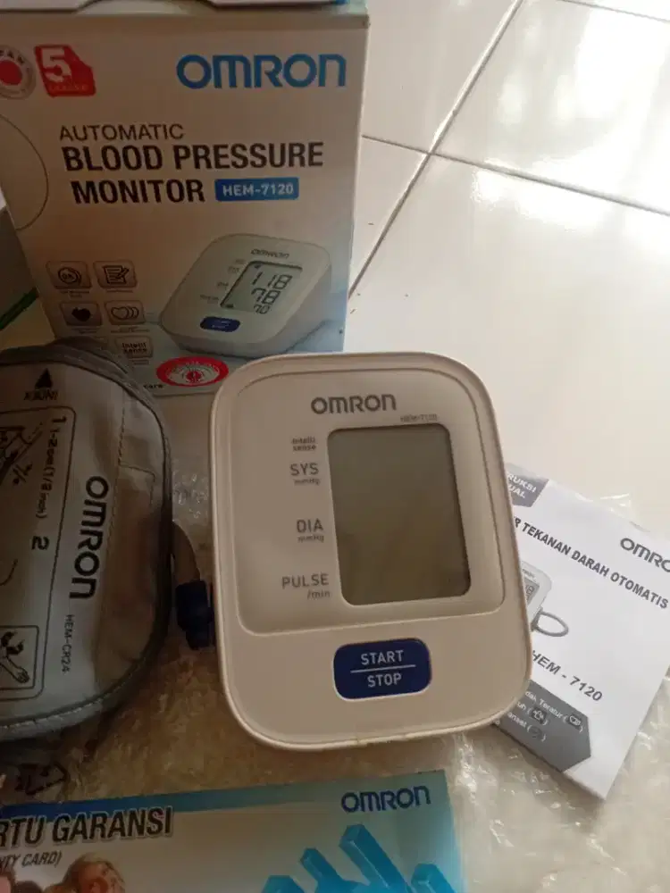 3 Alat kesehatan cek tensi cek darah & clean teeth