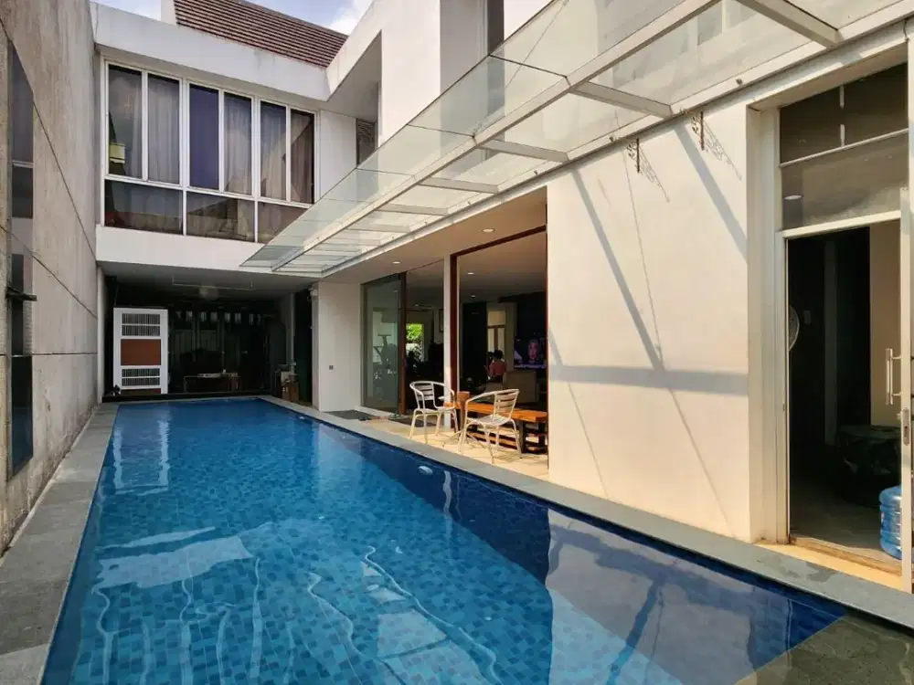 Rumah Modern Tropical di Kemang–Ampera | Townhouse Eksklusif, Kolam Renang, LT 251 m² LB 300 m²