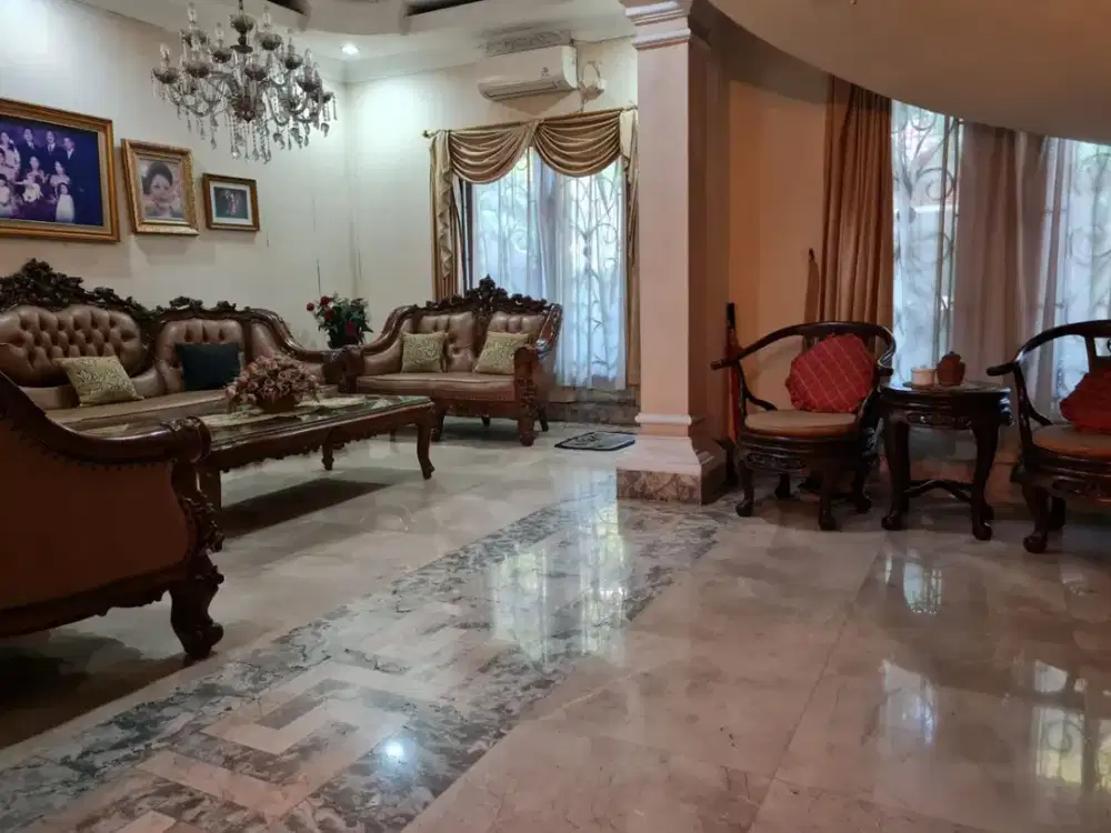 Rumah Bagus Siap Huni 2,5 lantai, furnished  di rawamangun Jakarta Timur