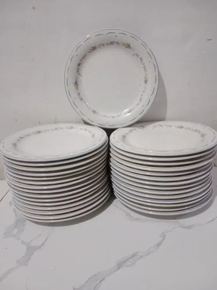 Piring diameter 19 cm