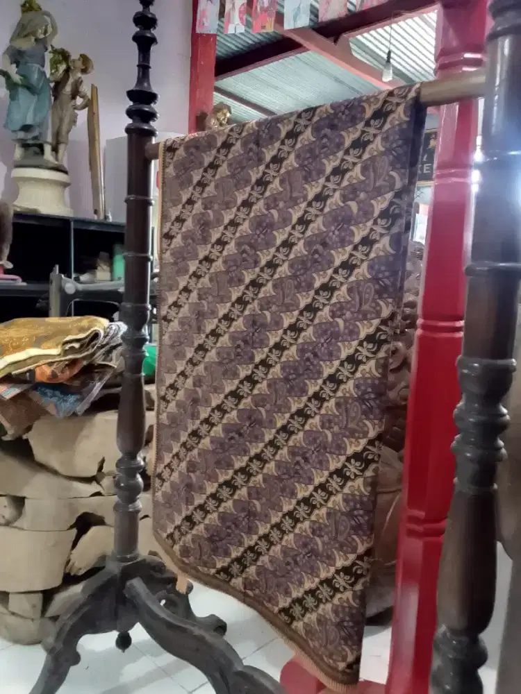 Kain lama atau jarik panjang