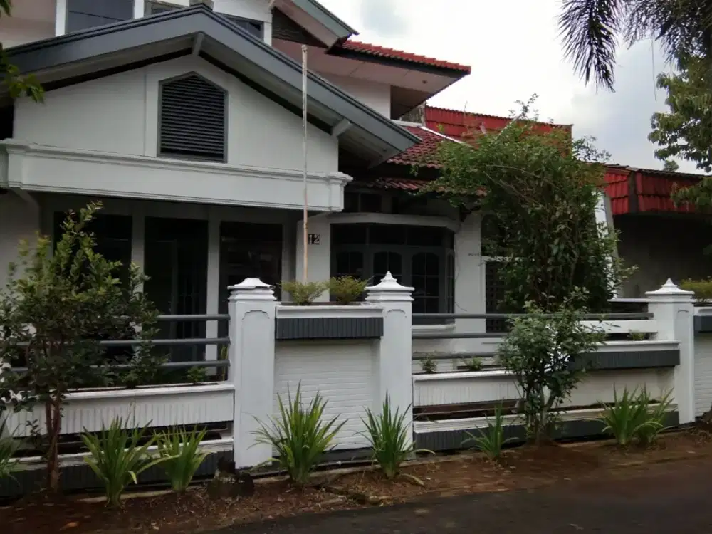 DIJUAL Rumah siap huni, terawat.Di Perumahan Parakan Buah Batu Bandung