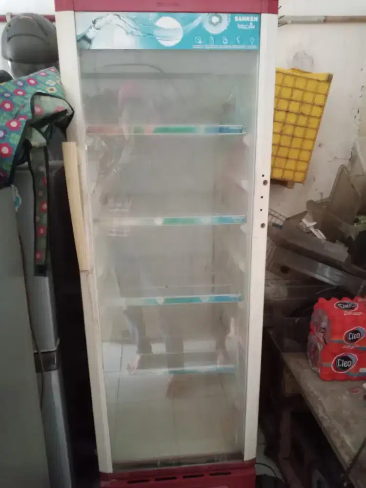 Dijual cepat kulkas minuman sopkis ori bisa nego tipis