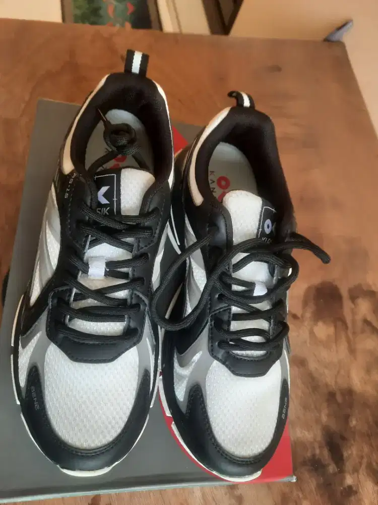 Sepatu
Kanky Klasik
Bene
Original