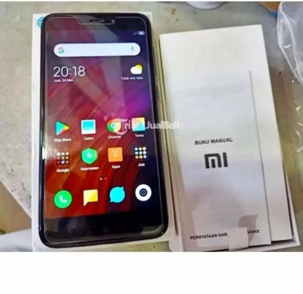 Jual cepat ajah Xiaomi Redmi 4X RAM 3/32 kondisi No Minus, lengkap,