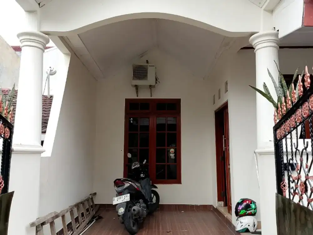 Rumah Strategis Di Daerah Harapan Indah 1, Bekasi