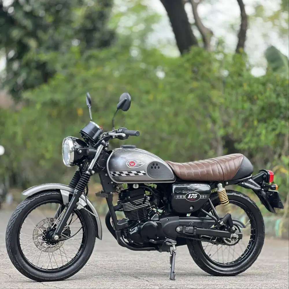 KAWASAKI W175 CAFE GREY 2023 KM RENDAH PAJAK PANJANG LIKE NEW