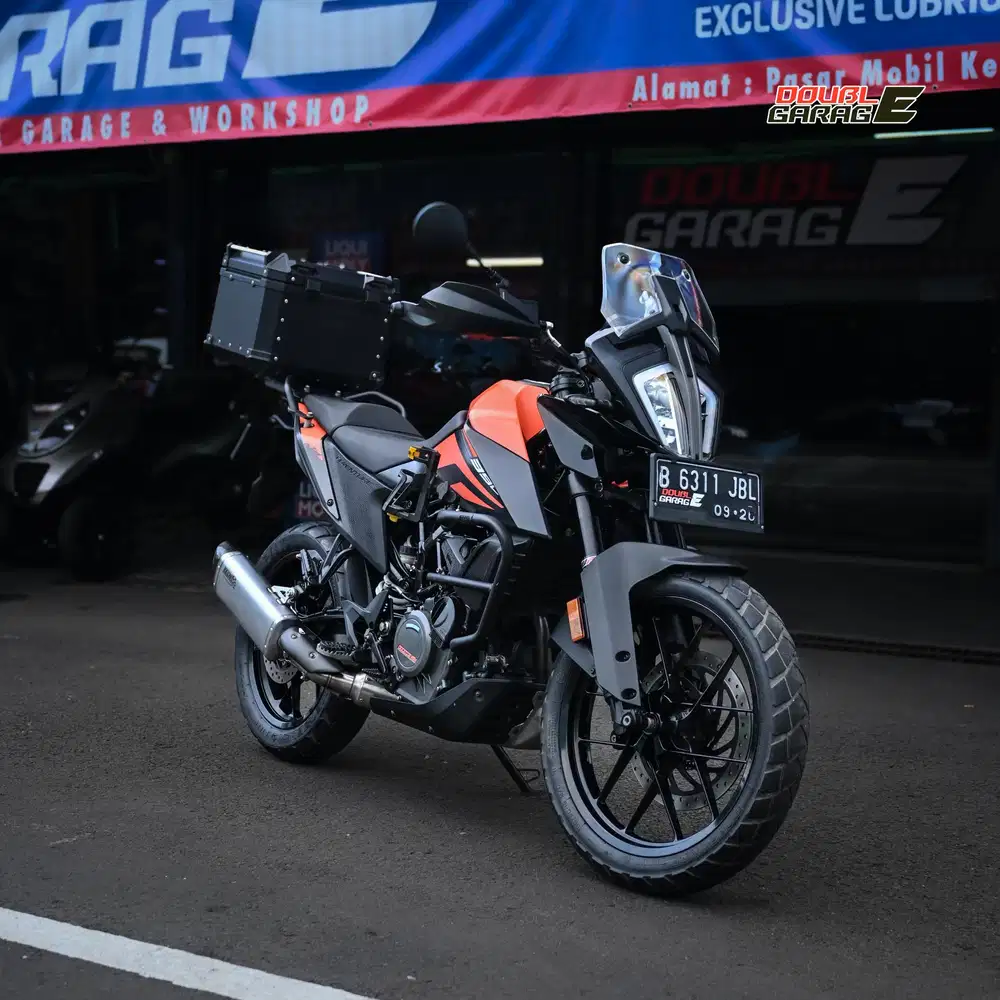KTM 390 ADVENTURE 2021 ORANGE BONUS TOP BOX