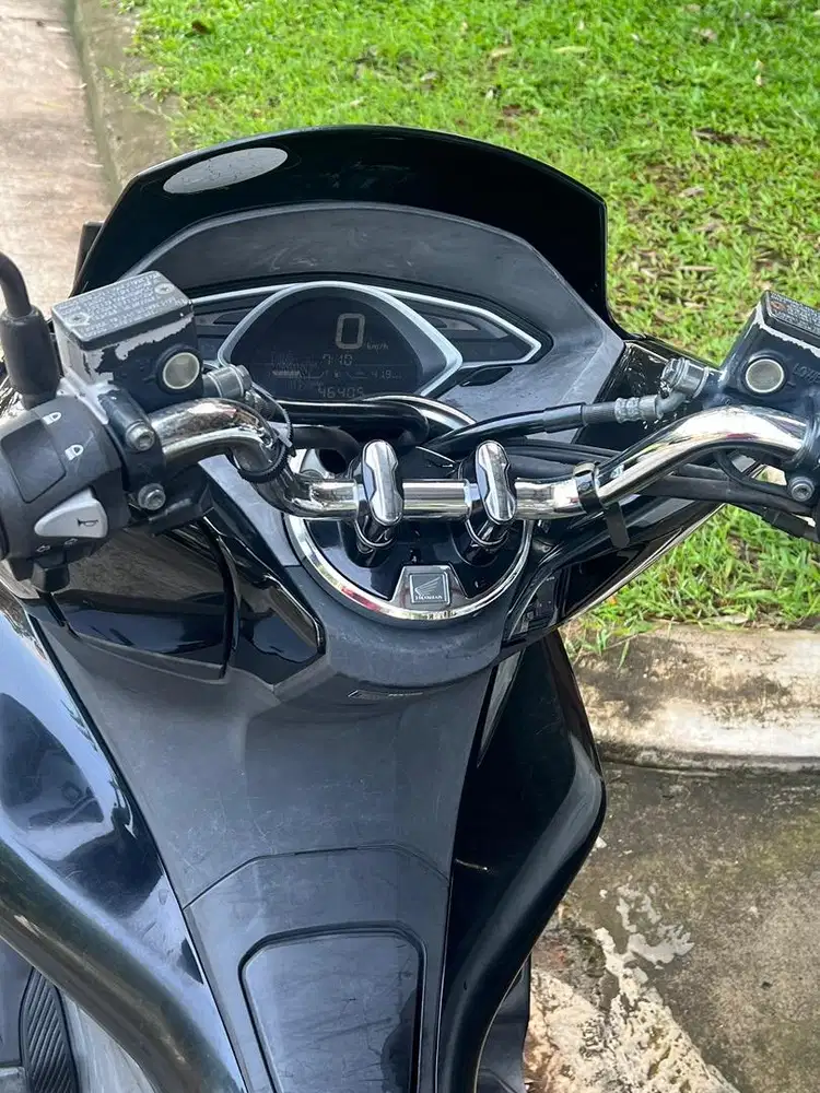 Pcx hitam cikarang