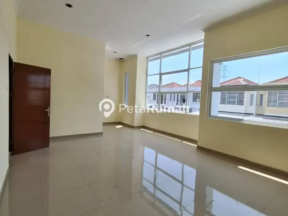 DIJUAL VILLA JALAN STM UJUNG KOMPLEK GREEN PARK - DAERAH JOHOR