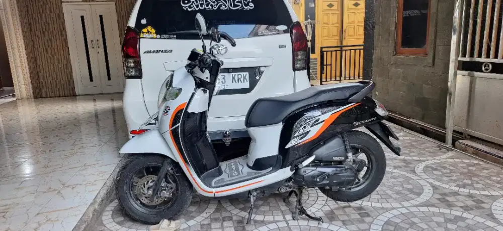 Honda scoopy sporty