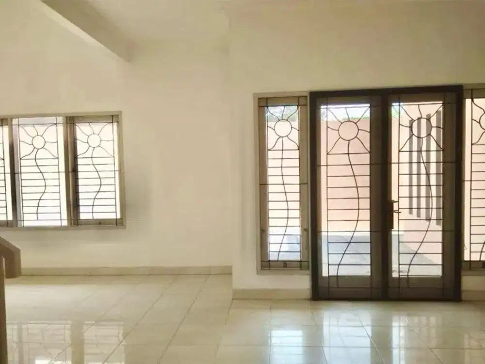 RUMAH HOEK CANTIK CLUSTER PASADENA KOTA DELTA MAS CIKARANG PUSAT