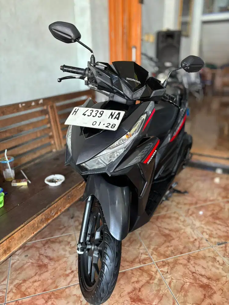 Vario 125 2017 hitam