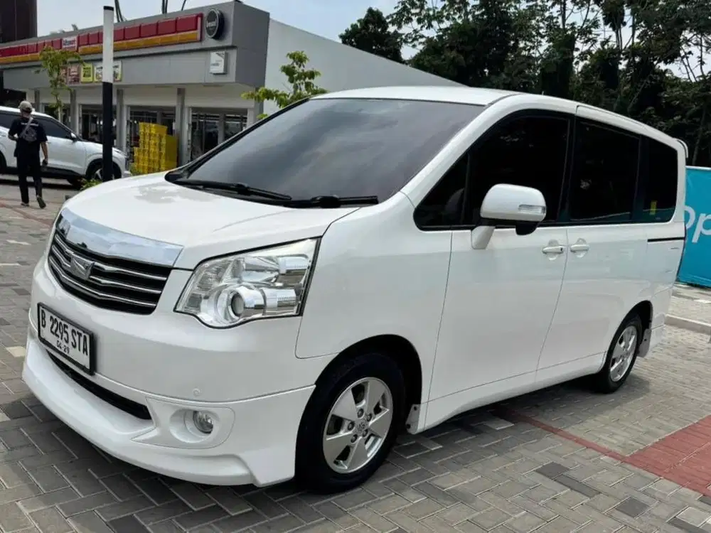 Toyota Nav1 V Automatic 2013