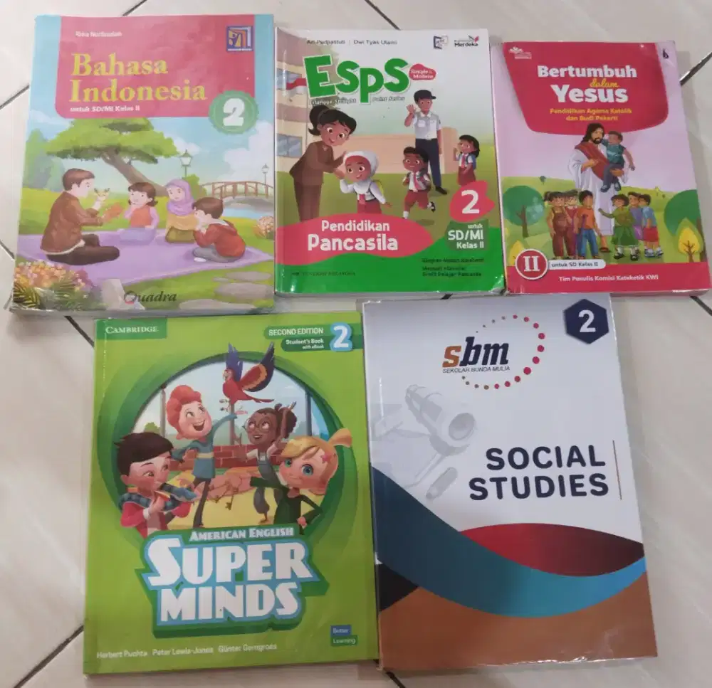 Buku sekolah bekas Kelas 2 / Primary 2