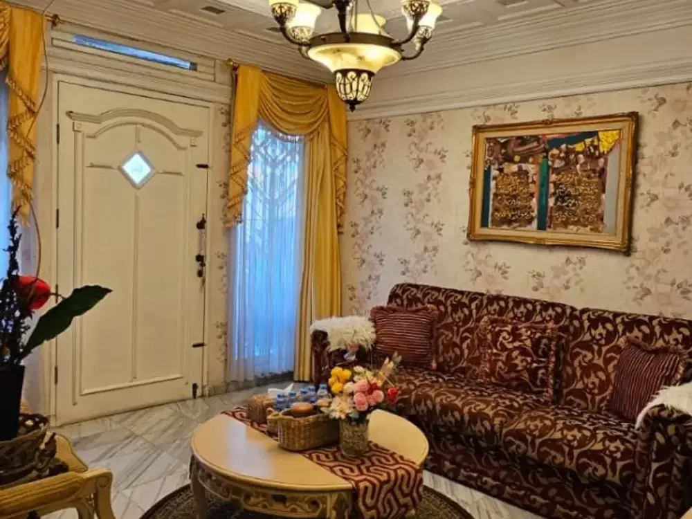 Dijual Rumah Cantik Asri Mewah Furnish Siap Huni  Posisi Hook Lokasi di Setrasari Bandung