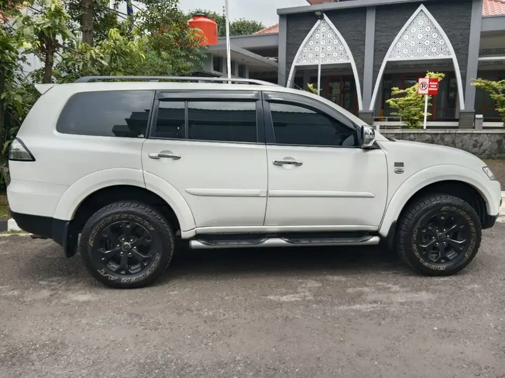 Mitsubishi Pajero Sport dakar