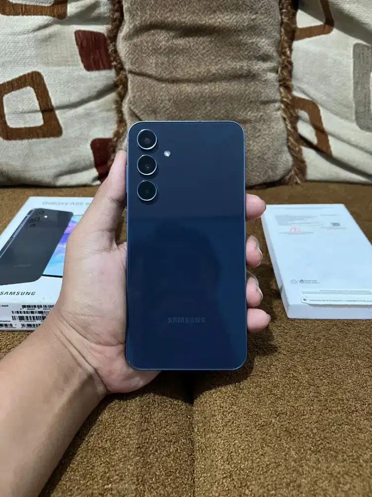 SAMSUNG A55 RAM 12/256 GB