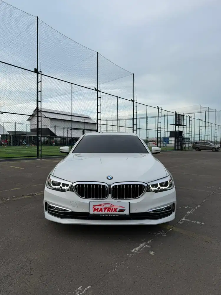 BMW 530i G30 Luxury Nik 2018 white on black Siap pakai