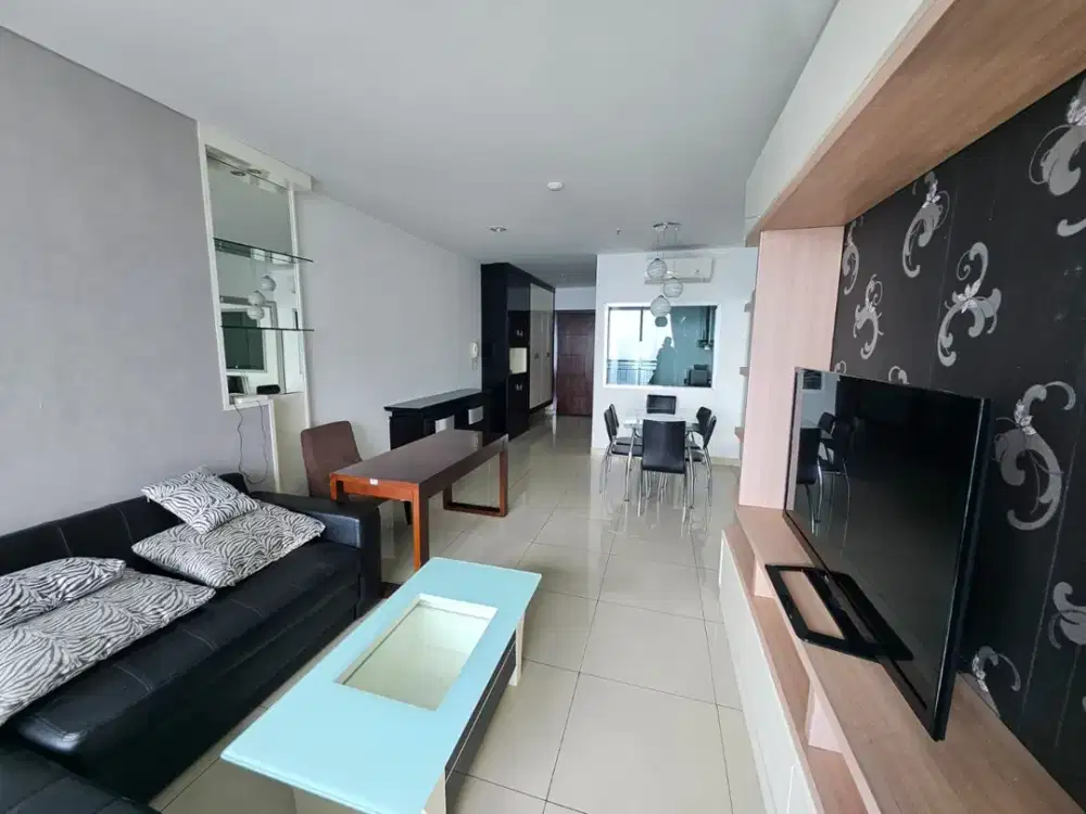 Disewakan unit Apartemen Central Park, Tower Adeline, Unit Bersih dan Rapih (2br), View City