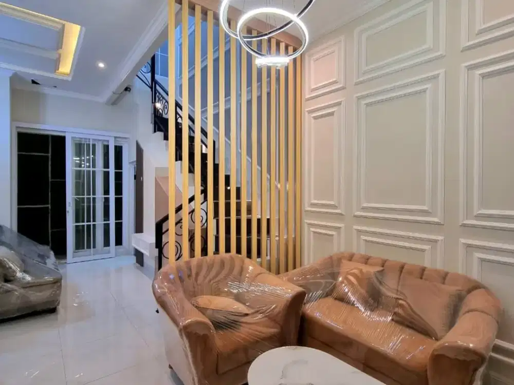 TOWN HOUSE MEWAH AKSES JALAN RAYA AREA JAGAKARSA JAKARTA SELATAN