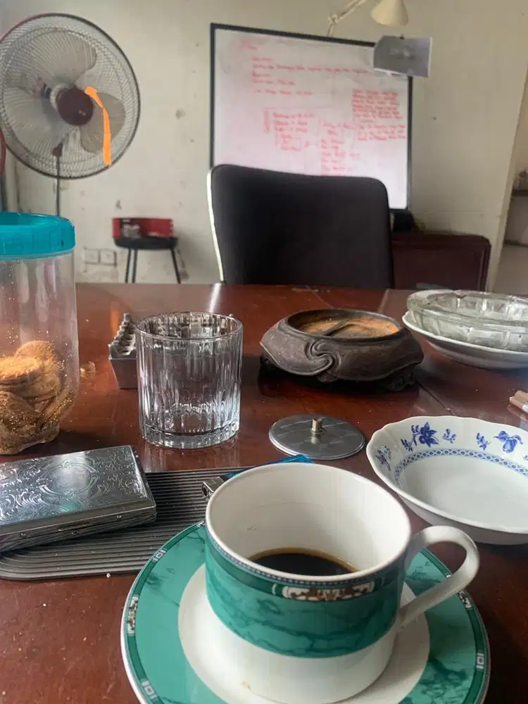 Assisten pribadi atau sekertaris wanita usia 25-40