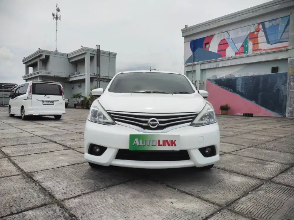 Grand Livina 1.5 XV 2016 matic 2017 putih 2015 Tangan pertama