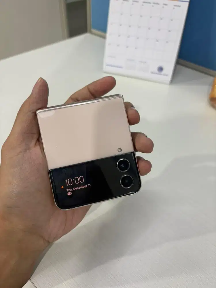 Samsung z Flip 4 8/256 gold