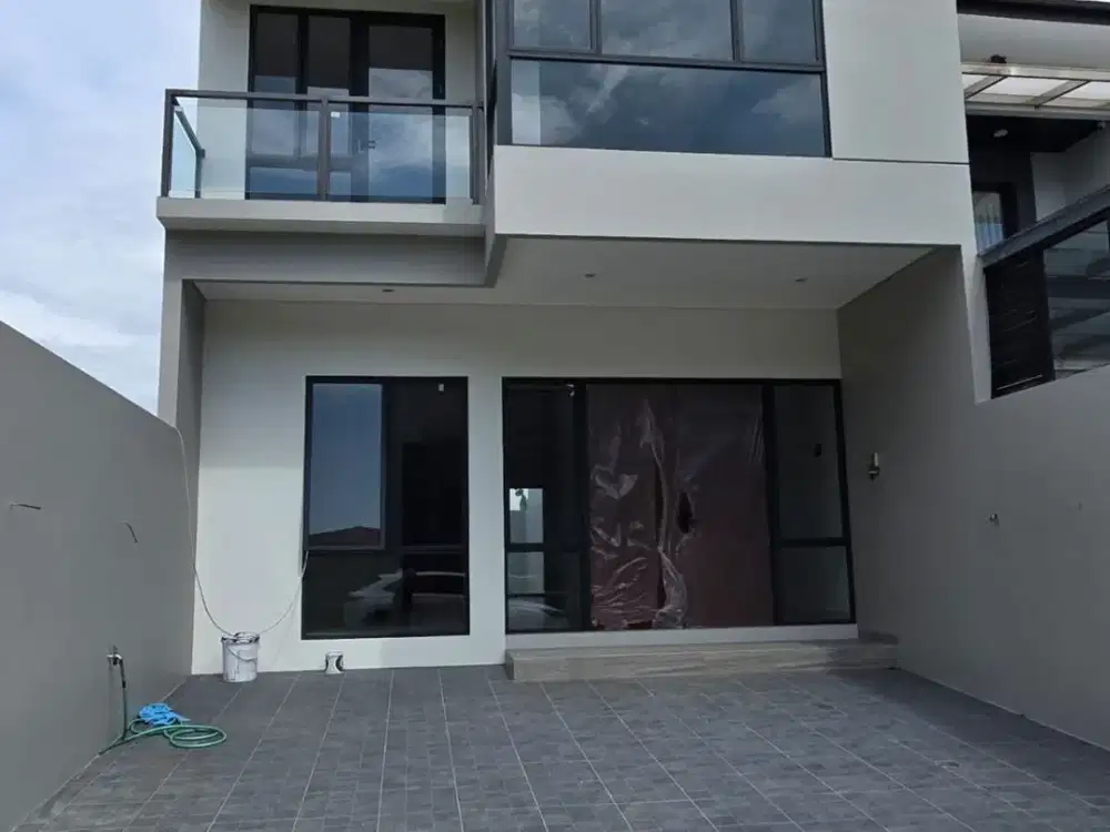 Dijual Rumah Baru 2 Lantai Ternyaman di Setraduta Grande