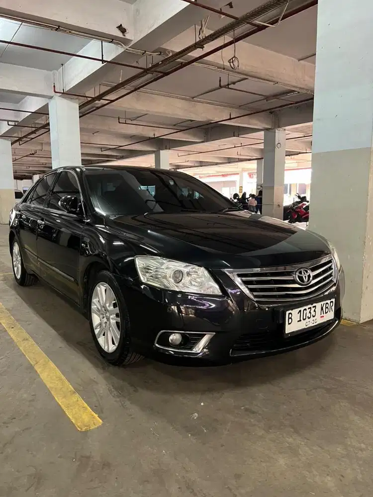 Toyota Camry 2.4 V AT 2010 Hitam Metalik