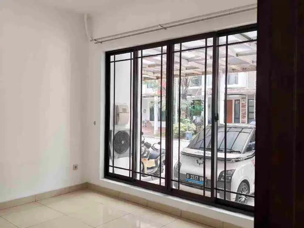 Disewakan Rumah 2Lt Rapi Siap Huni cluster Asia Green Lake City