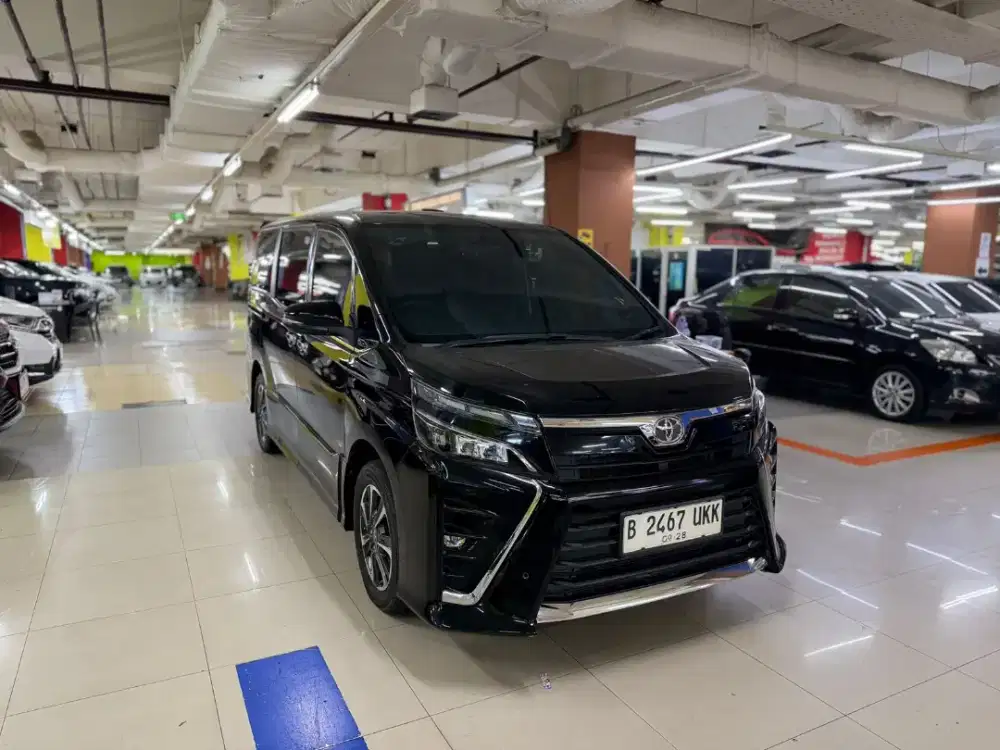Toyota Voxy 2018