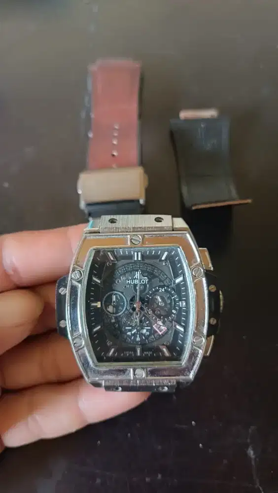 Jam tangan Hublot