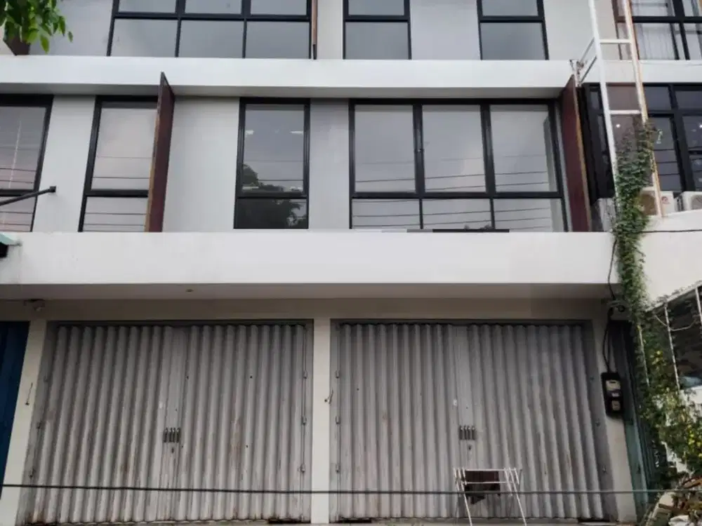 Dijual Ruko 3 lantai di Manyar Jaya Surabaya