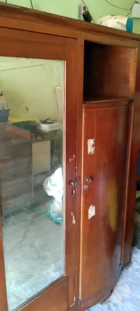 Di jual lemari pakaian bahan kayu jati full 2 pintu