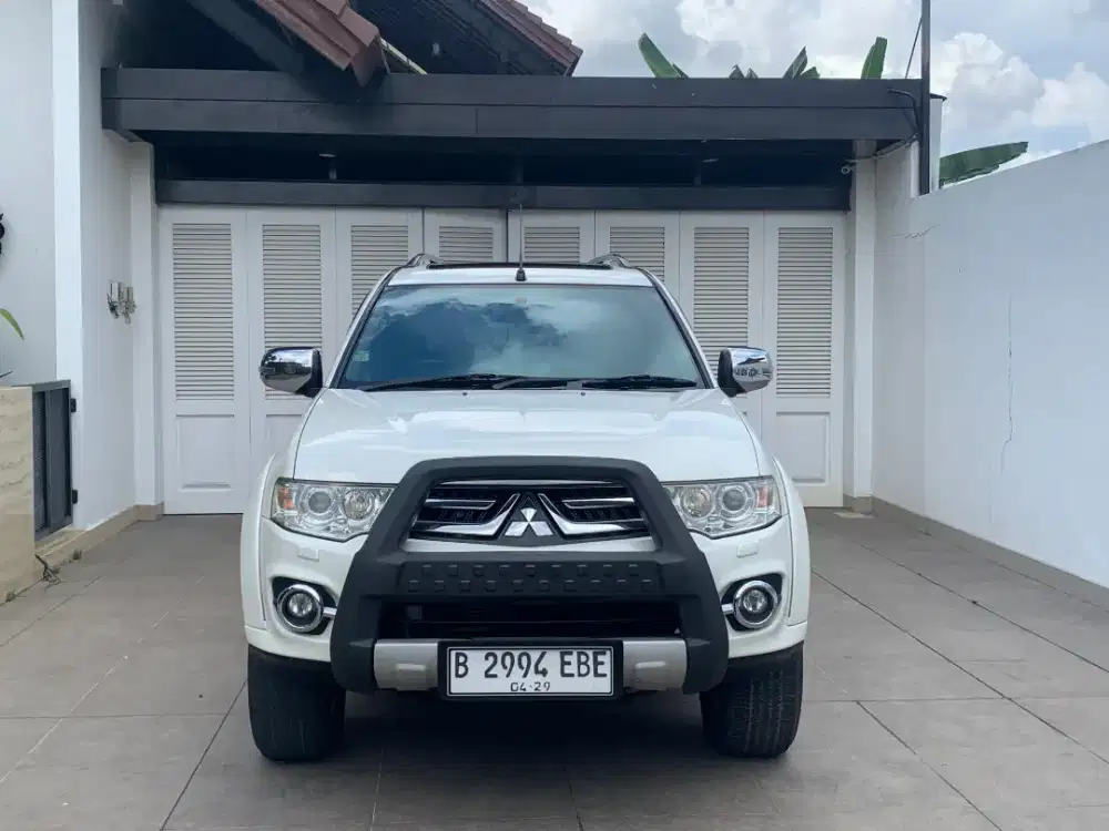 Pajero Sport Dakar matic putih