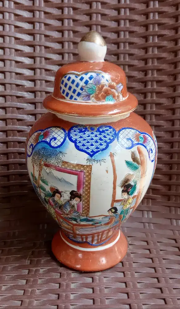 Guci Antik Multicolor