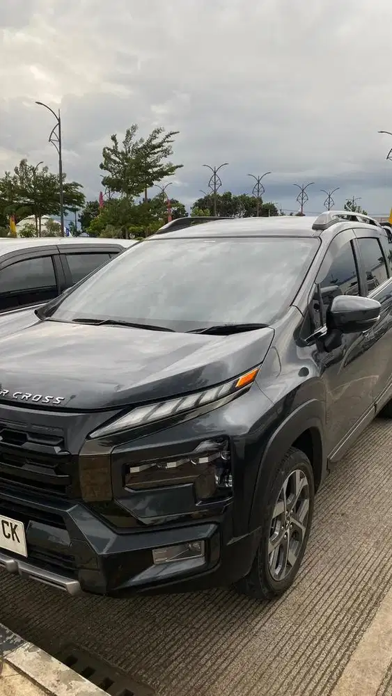 Xpander Cross 2024 AT Grey