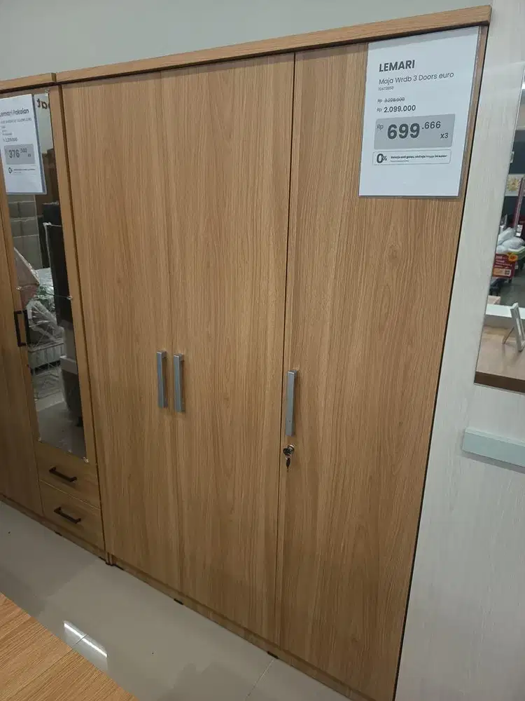 Selma Maja Lemari Pakaian 3 Pintu - Cokelat Oak