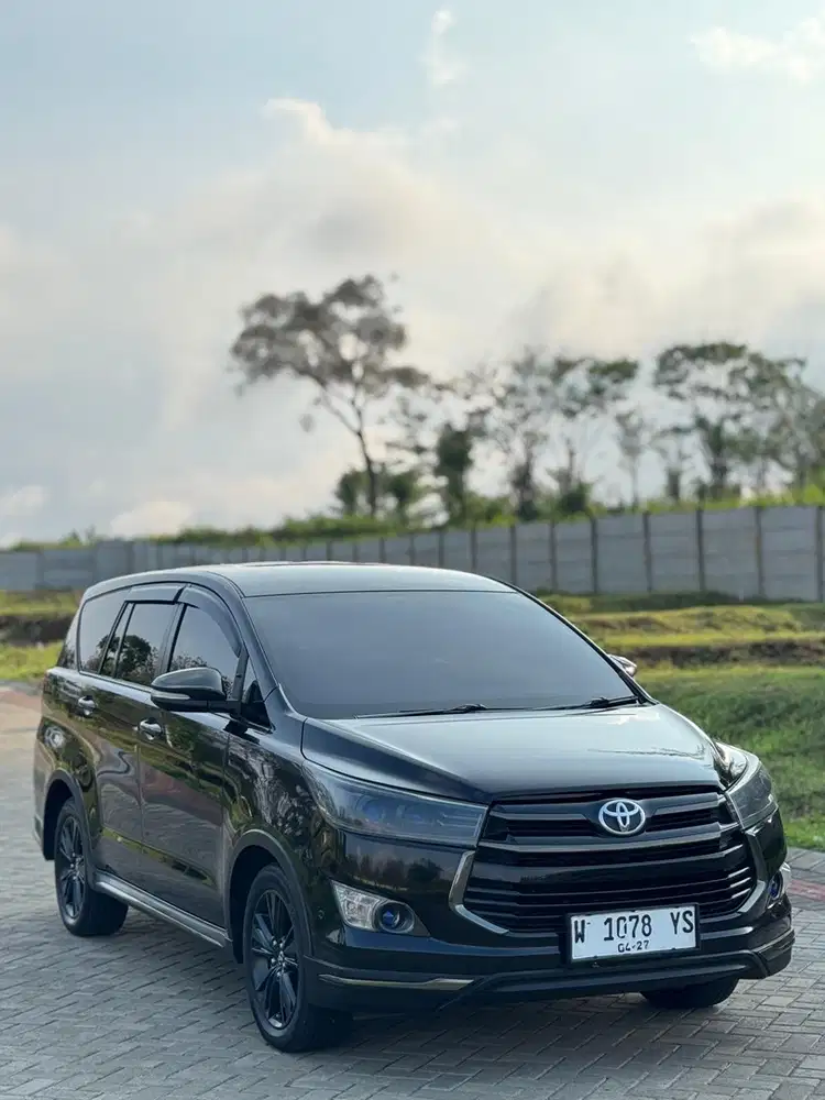Toyota Kijang Innova Venturer Diesel matic 2017
