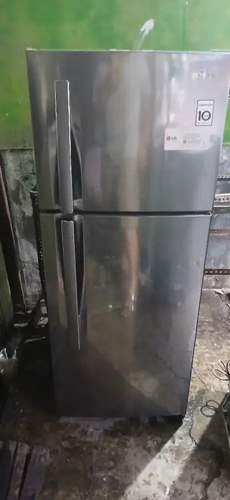 Kulkas merek LG 2 pintu