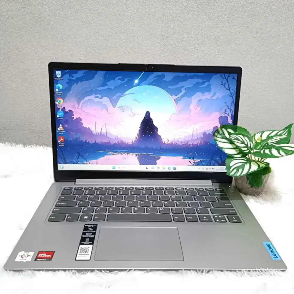LAPTOP LIKE NEW LENOVO IDEAPAD SLIM 1 ATHLON SILVER 7120 RAM 8 SSD 512