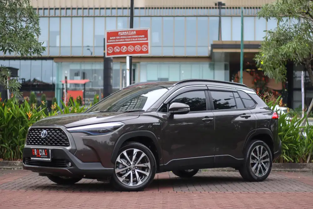 LOW KM COROLLA CROSS HYBRID 2020