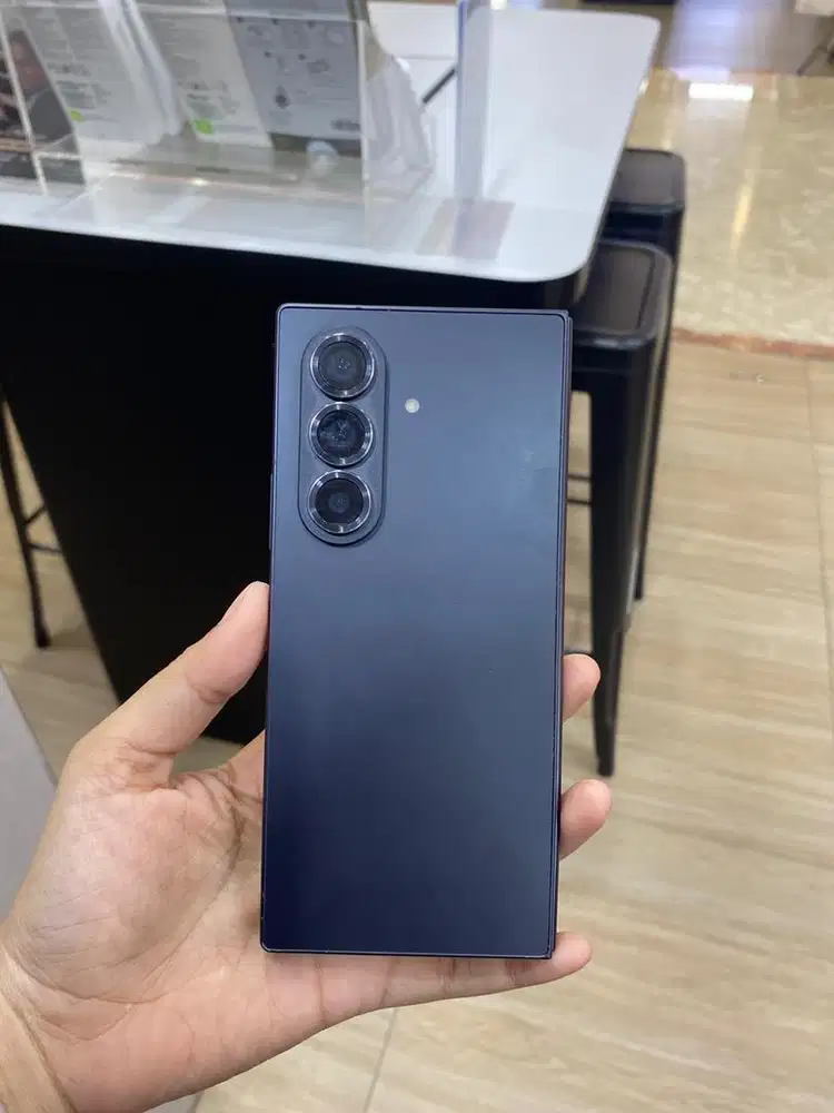 SAMSUNG Z FOLD 7 FREE TV