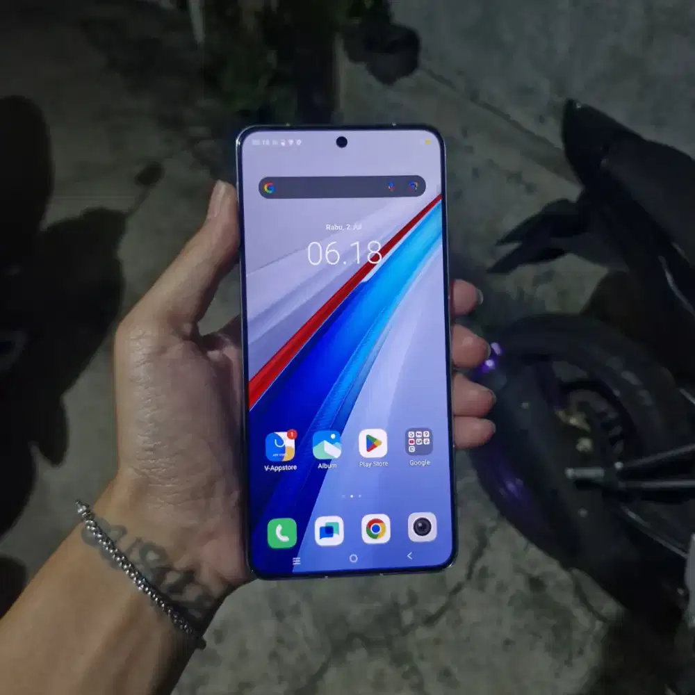 Vivo iQOO 13 - 16 512Gb | Bekas | Second | 2nd