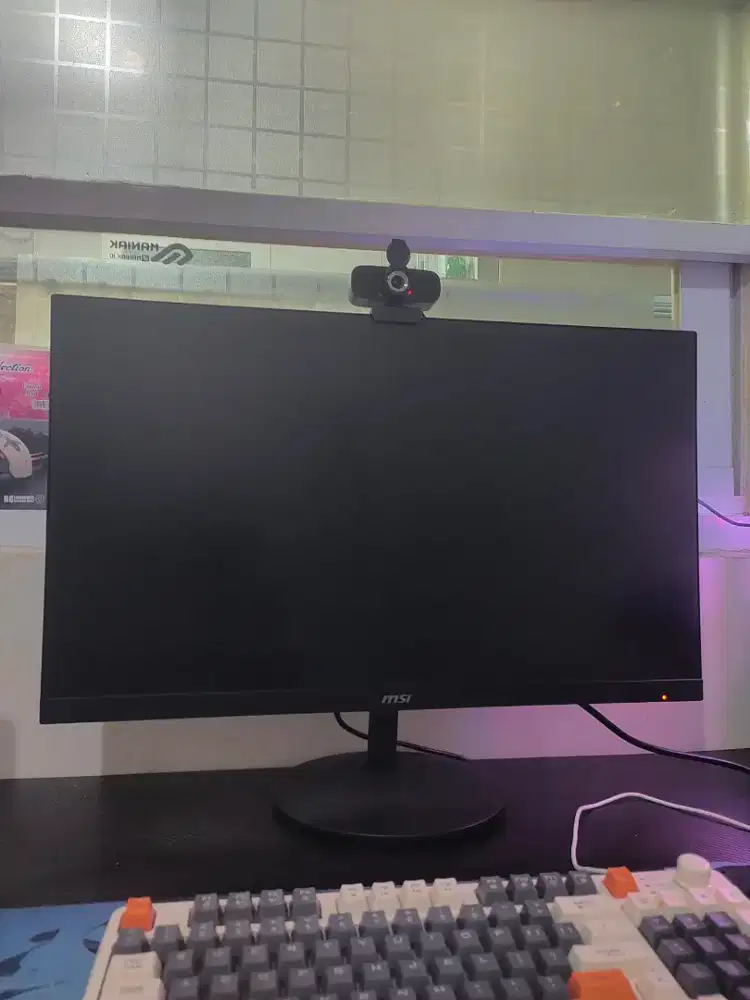 Monitor msi gaming mp271 27inc  pemakaian sendiri no minus