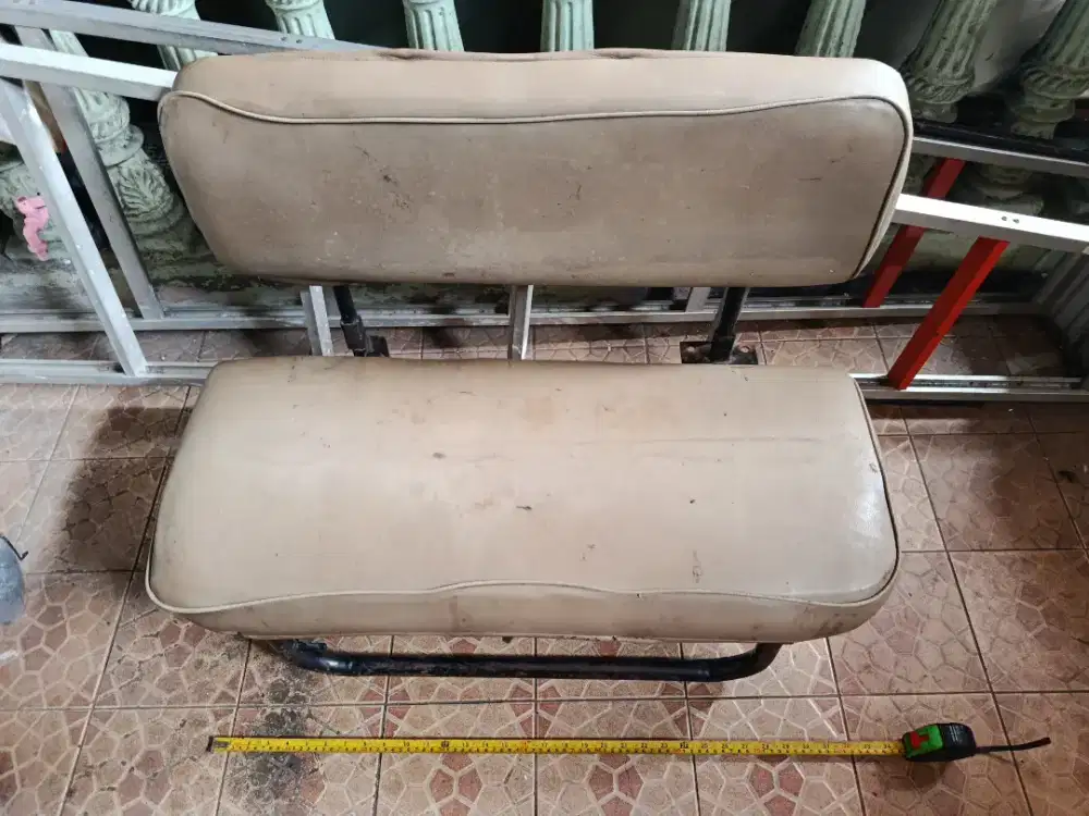 Jok belakang mobil zebra