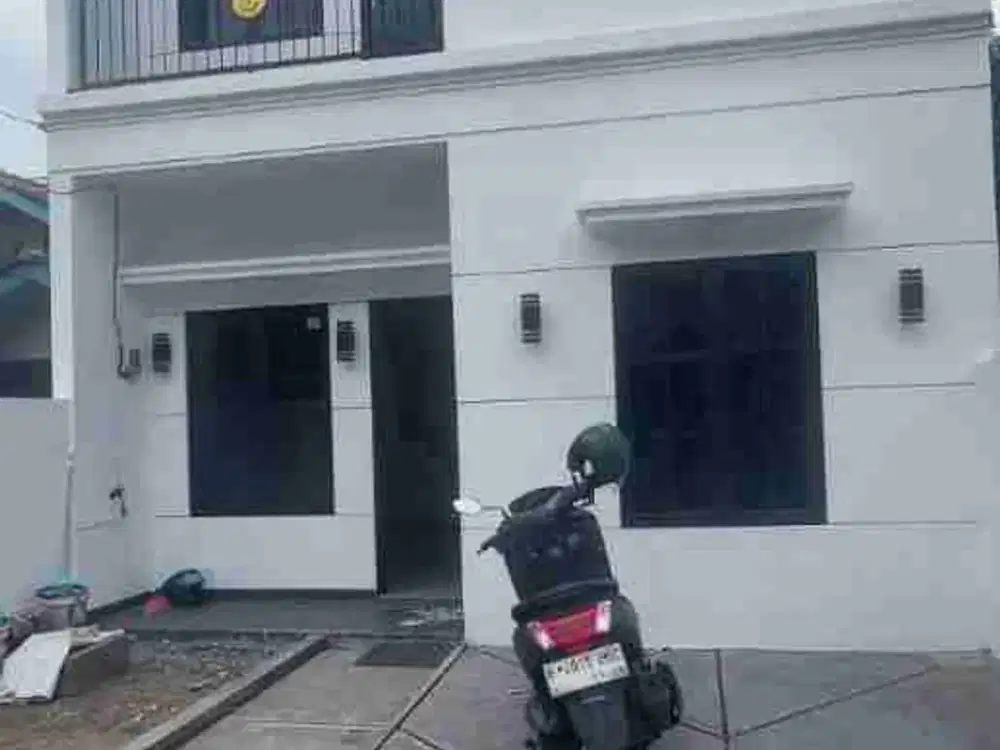 Rumah Baru Siap huni  2 Lt Di Srengseng Sawah Jagakarsa Pinggir Jalan Di Jakarta Selatan