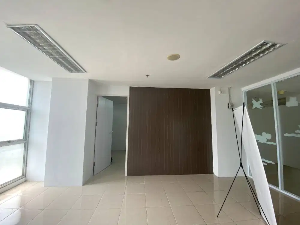 DISEWAKAN TAHUNAN KANTOR KECIL/GUDANG/WORK SPACE