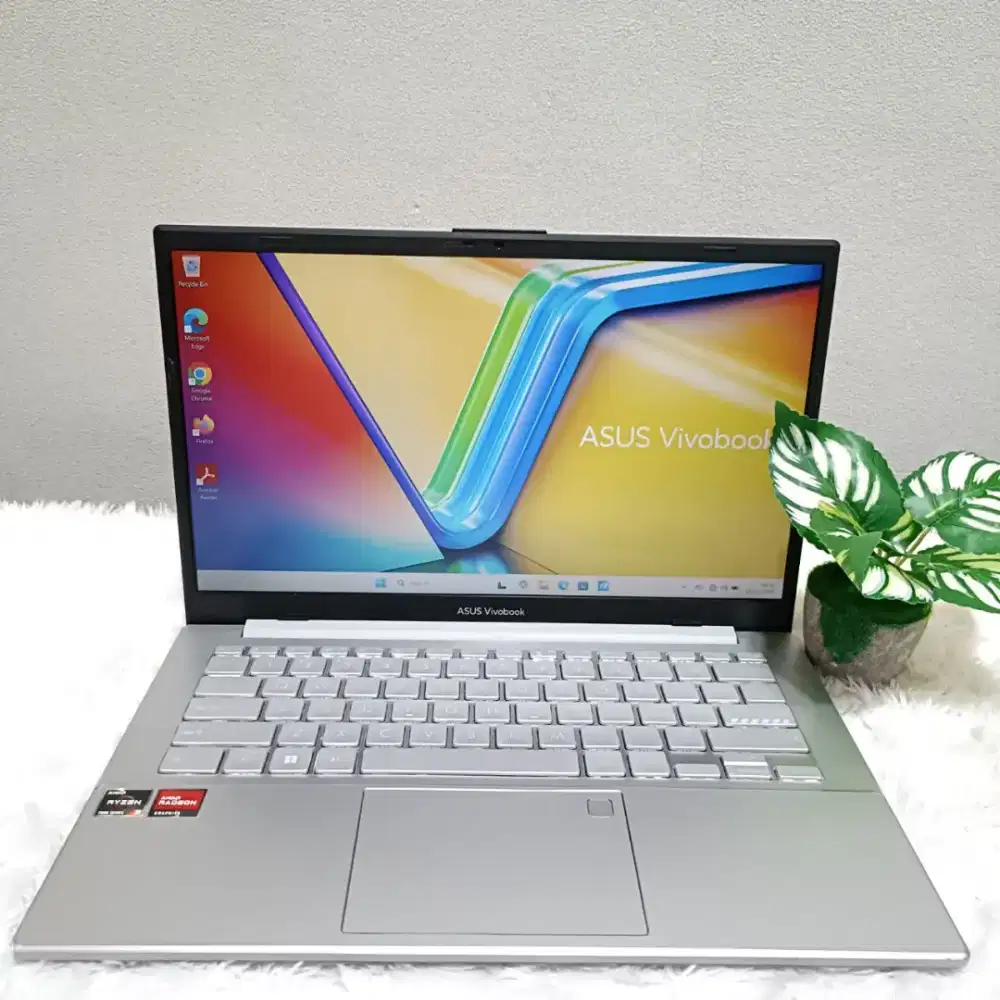 ASUS VIVOBOOK GP E1404FA RYZEN 3 7320U RAM 8GB SSD 512GB LAYAR 14 FHD